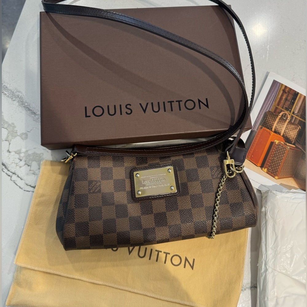 Louis Vuitton Damier Ebene Eva Clutch